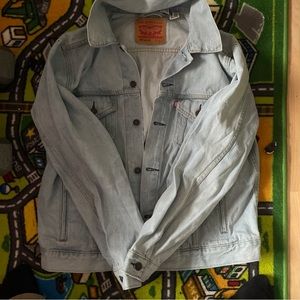 LEVIS JACKET SIZE LARGE